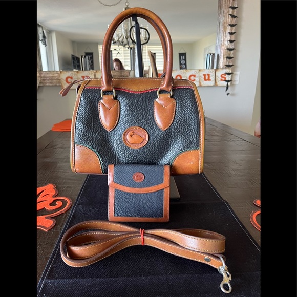 Dooney and Bourke Set - Picture 3 of 9